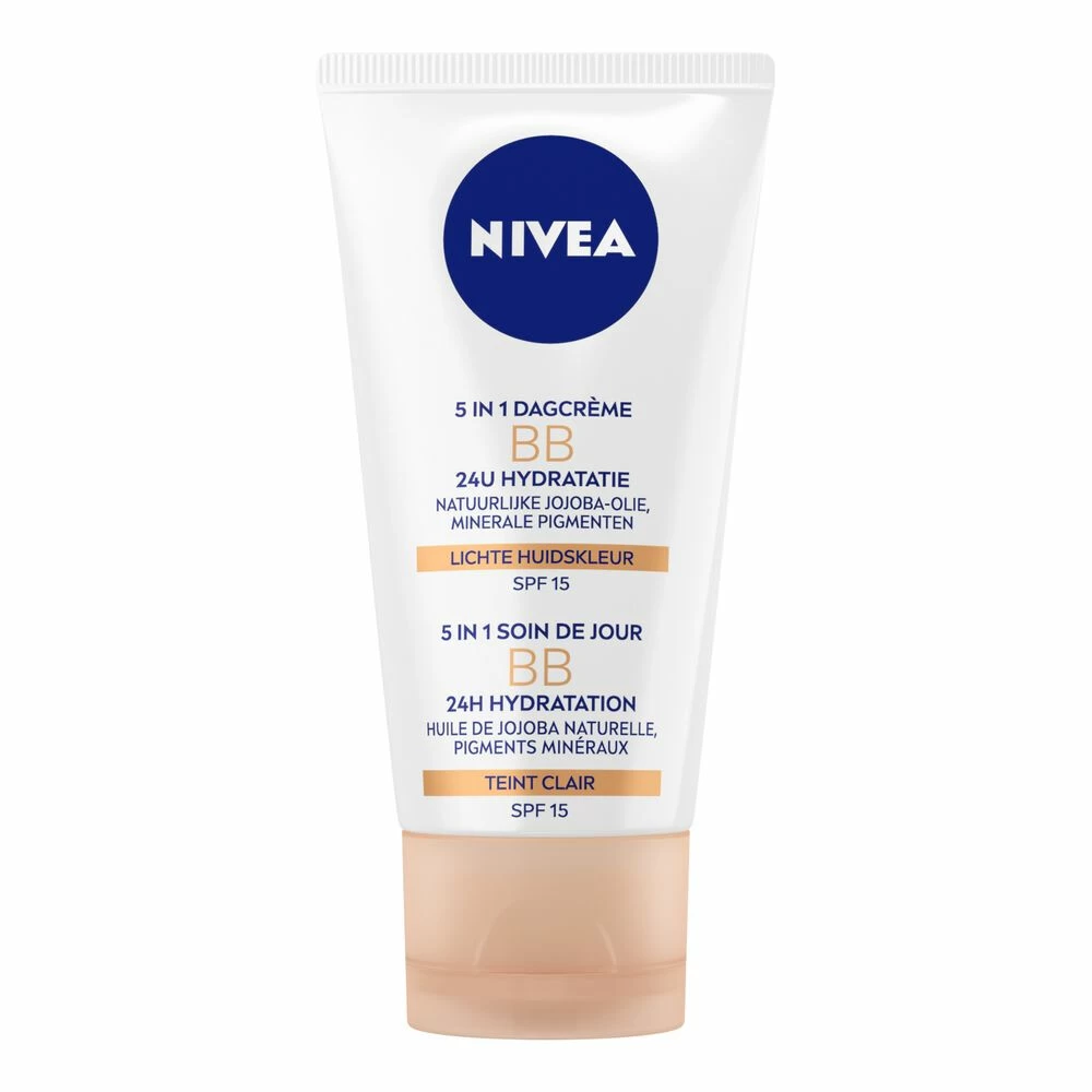 Nivea Essentials BB Cream SPF 20 Light 7 Nivea Essentials BB Cream SPF 20 Light - Afbeelding 5